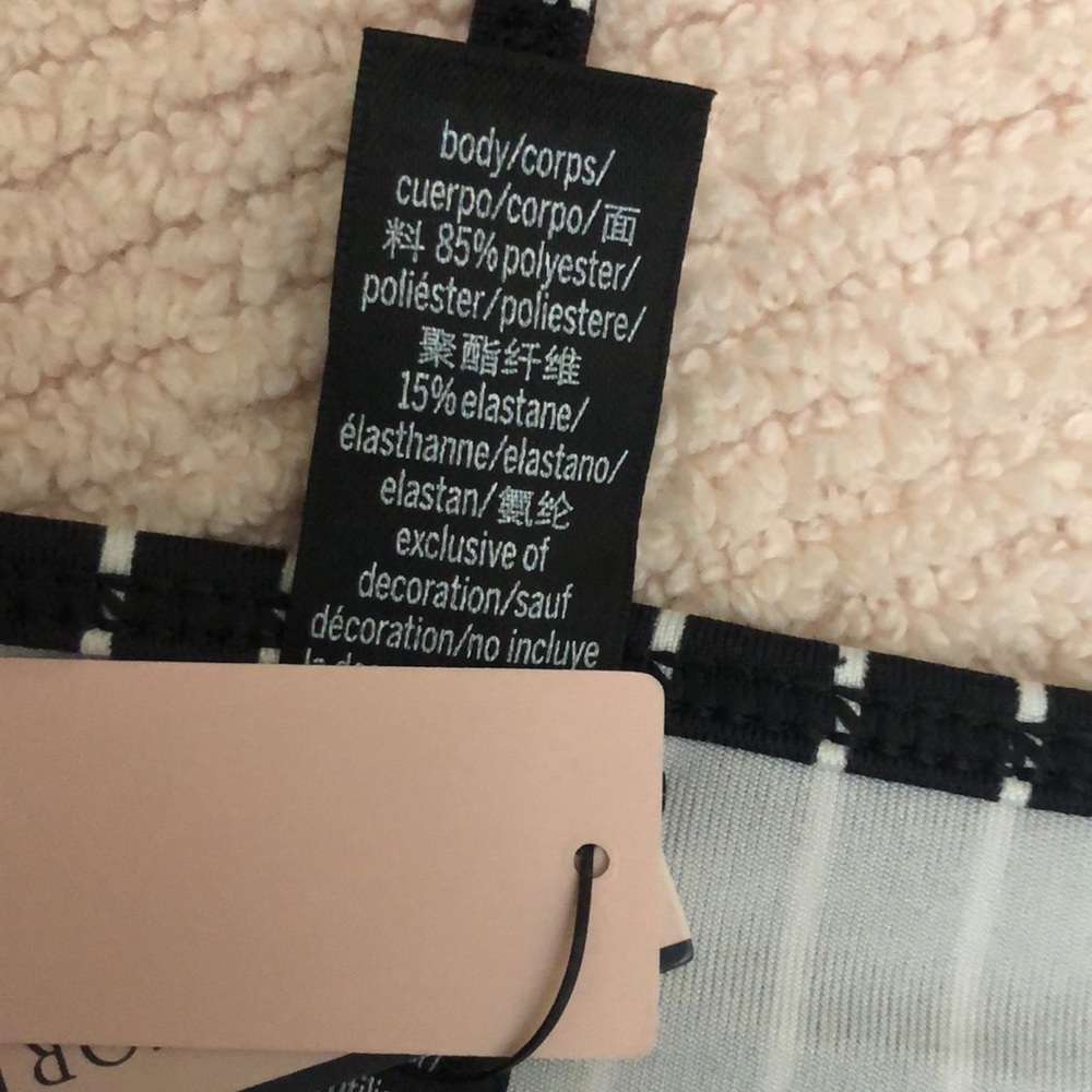 VICTORIAS SECRET INCRDBL ESSENTL WOMENS TANK - STRIPEVER .size medium - Picture 9 of 9